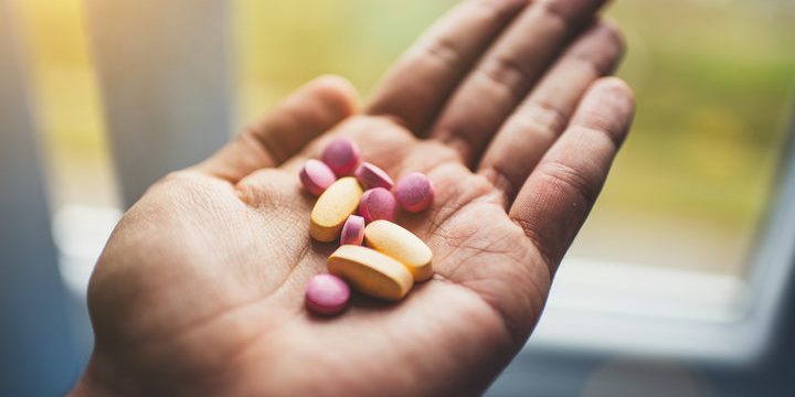 چرا بعد از مصرف ویتامین‌ها حالتان بد می‌شود؟